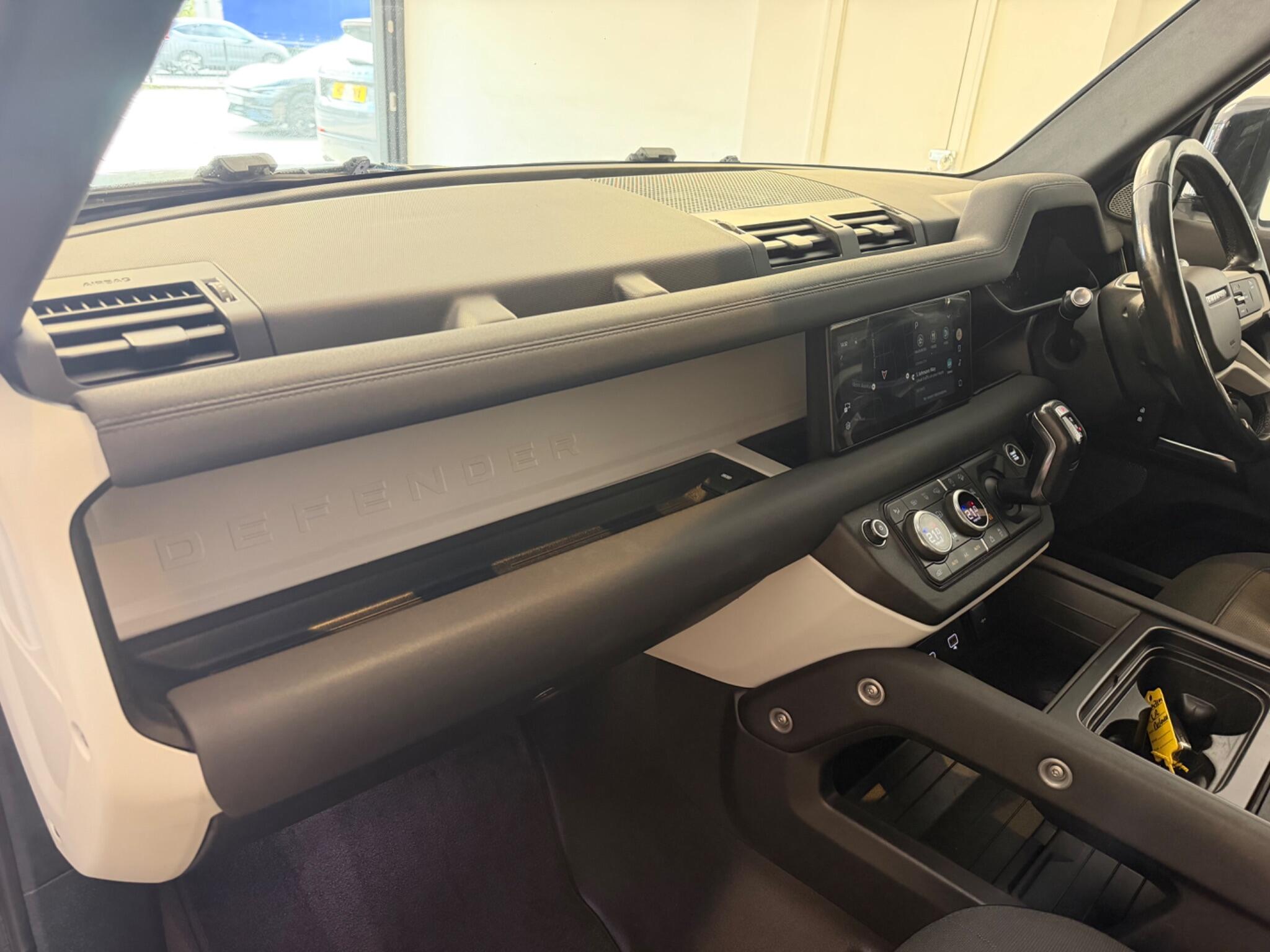 Land Rover Defender 110